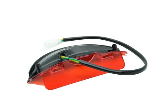 Lampa stopu pod bagażnikiem 5