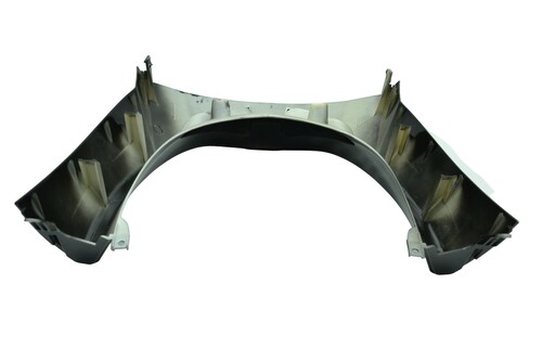Osłona centralna dolna czarna za kołem 9