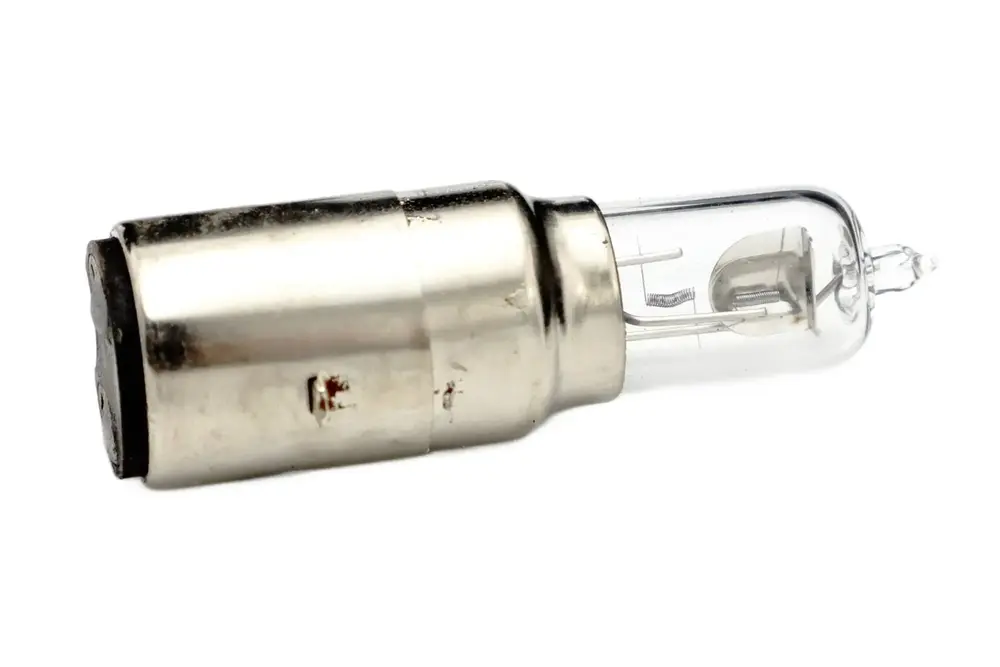 Żarówka halogenowa 12V, 18/18W do skuterów Torq Z1120 1
